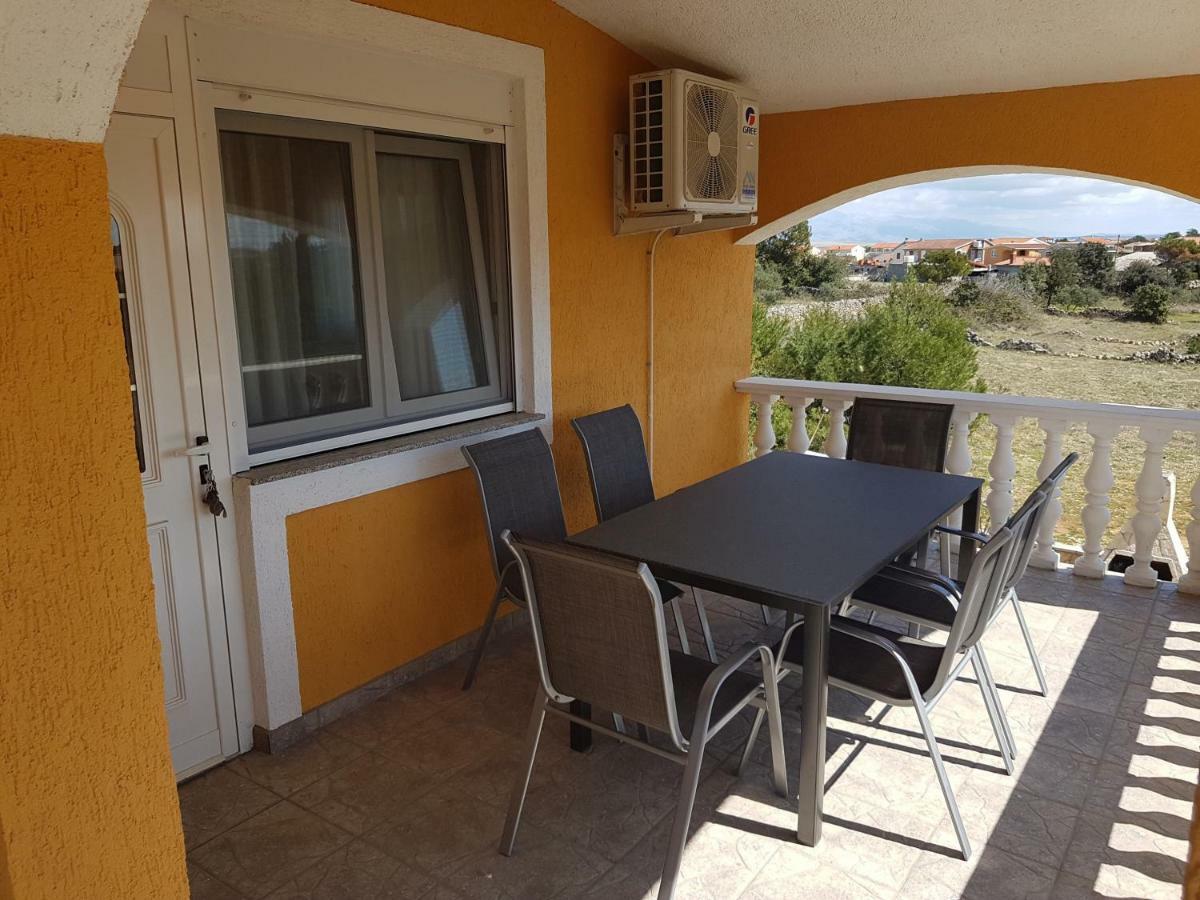 Apartmani Anna Vir Exterior photo